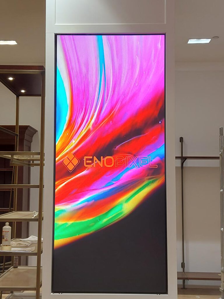 Polo Ralph Lauren: 1° Quality Installation of LED Screen,ENO